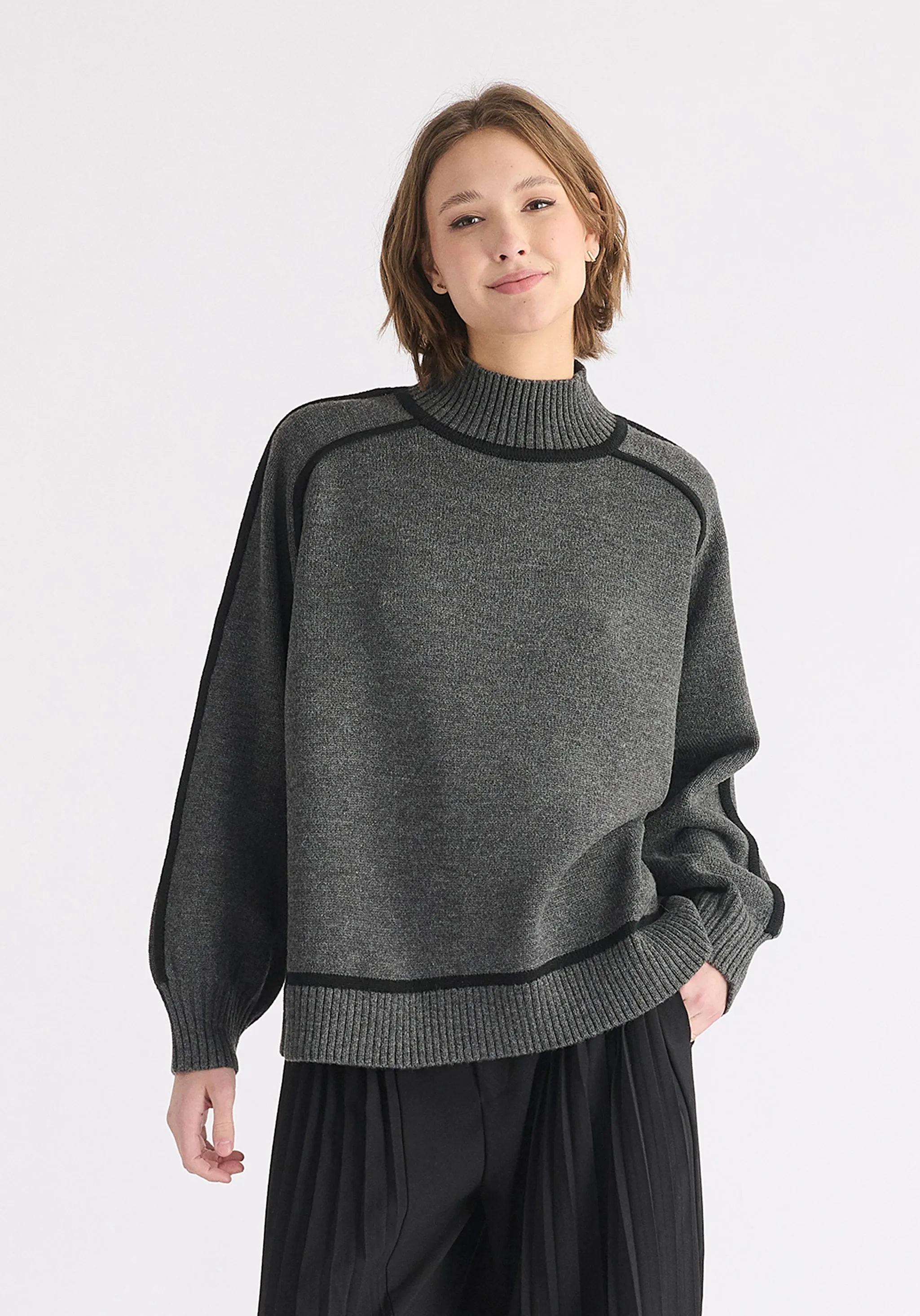 Contrast Stripe Piping Mock Neck Jumper